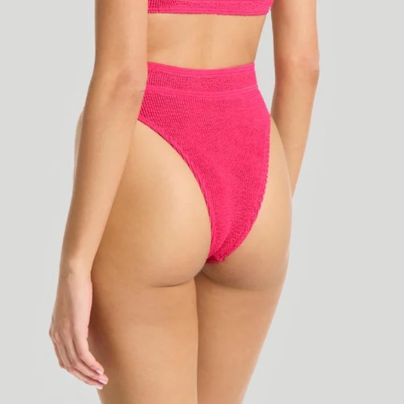 bond-eye Rasperry Bikini Set - Picture 3 of 4